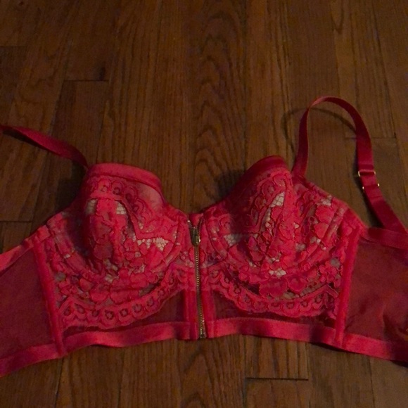 Victoria's Secret Other - NWT Victoria’s secret 34c red lace lined Demi